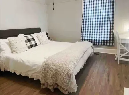 Cherry Street Retreat A