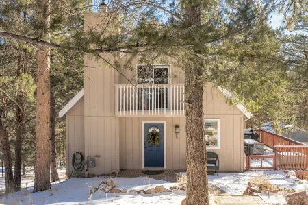 Southwest Mountain Getaway w/ Hot Tub & Game Room, Pet-Friendly