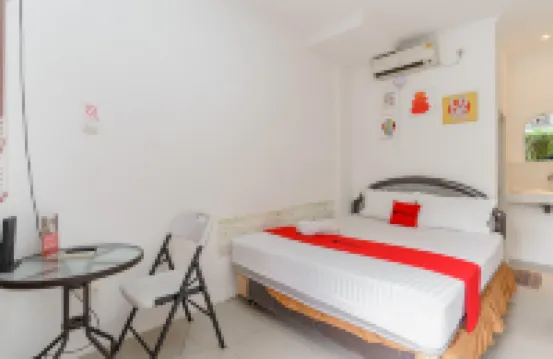 RedDoorz Near RS Mitra Keluarga Depok Hotels in Pancoran MAS