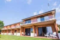 Mollymook Seascape Motel and Apartments Hotels near Bogey Hole Mollymook