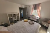 Apt - Sleeps 4 5 - Garden - Parking