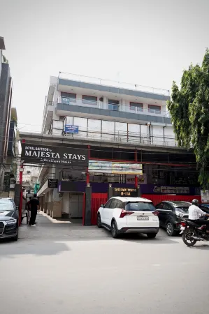 Hotel Royal Saffron by Majesta Stays Отели рядом с достопримечательностью «ARRAY LOGIC»