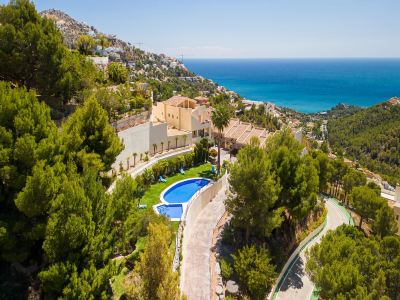 Luxury Home in Altea with Mountain Views