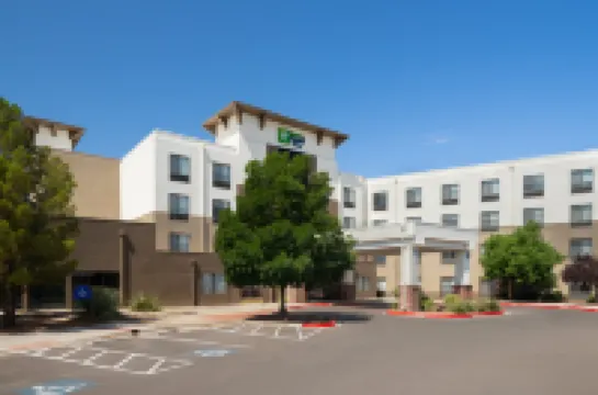 Holiday Inn Express & Suites ALBUQUERQUE HISTORIC OLD TOWN by IHG โรงแรมใน
