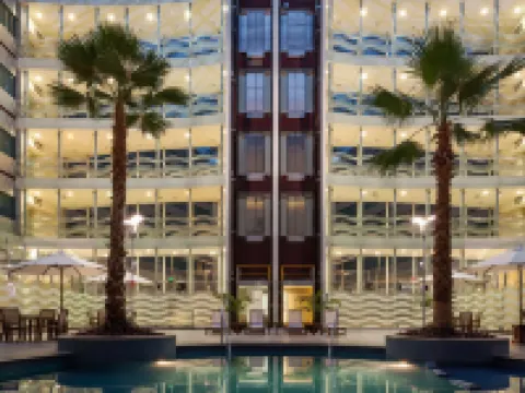 洲際酒店集團旗下的萊昂皇冠假日酒店 萊昂酒店