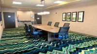 Holiday Inn Express & Suites Perry-National Fairground Area