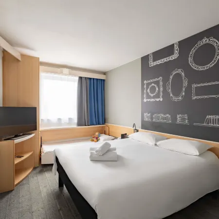 Ibis Poznan Stare Miasto Отели рядом с достопримечательностью «Башня Андерсия»