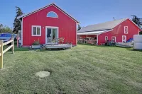 Stay at the Ranch! Bunkhouse is in the heart of Camano Island.