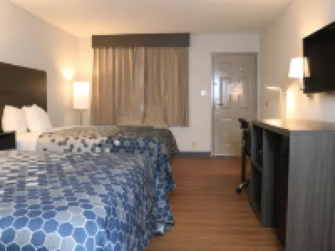 Econo Lodge Inn & Suites Southeast Hotels in La Vergne