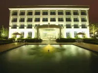 LA VIE EN ROSE HOTEL