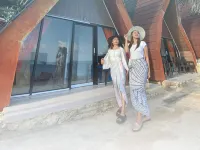 OSANNA BEACH RESORT Hotele w: Wonogiri