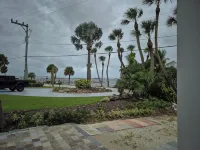 Water View Studio Near Downtown