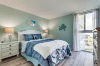 Pensacola Beach Vacation Rental w/ Private Balcony - Strand