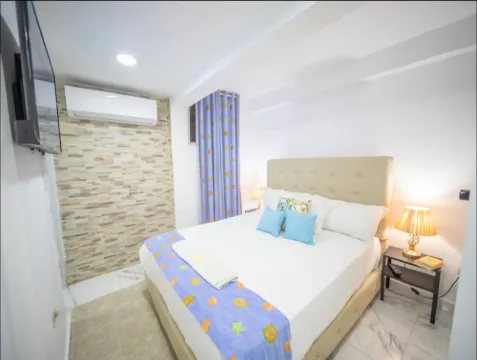 2 Guests 1Bed Studio 3Min to Beach and Main Street