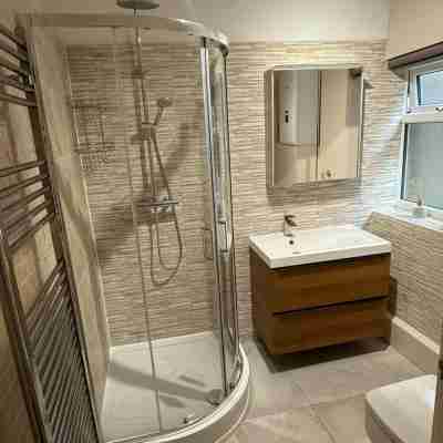 Tranquil Studio - Sleeps 2 & Private Parking Others