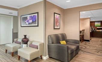 La Quinta Inn & Suites by Wyndham Baton Rouge Siegen Lane