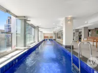 2-Bed City Retreat with Gym and Pool Access - 2-Star