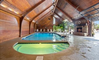 Spacious Pet-friendly Lakeview Condo w/ Boat Slip & Pools