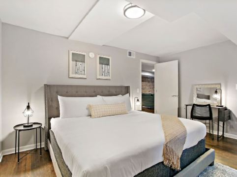 2BR Aesthetic Apt - Barry 37-GB