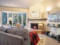 Bigwood Bliss - 3BD Riverfront Home Hotels in Ketchum