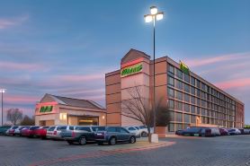 MCM魯波科典雅套房飯店