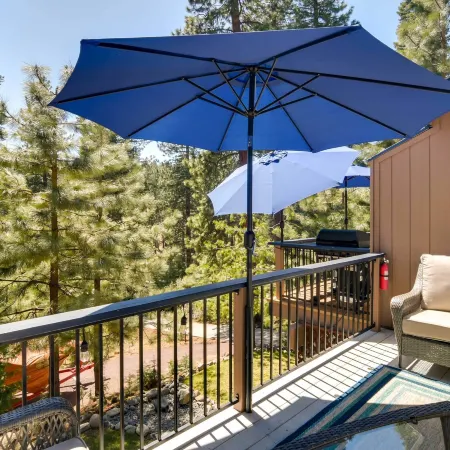 Updated Lake Almanor Retreat w/ Patio & Grill!