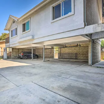 5 Mi to Universal Studios: Family Gem w/ Hot Tub!