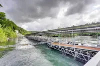 4 Mi to Strip Cozy Lake-View Retreat in Branson - Spa