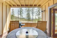Ski-in/Ski-Out Whitefish Duplex w/ Hot Tub! - Holiday Apartments