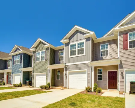 ทาวน์โฮมน่ารัก < 1 ไมล์ไปที่สวนสัตว์และถ้ำลูเรย์! โรงแรมในPage County