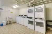 South Padre Island Condo - Walk to Beaches! - spa