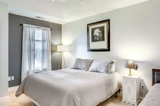 6 ไมล์ ถึง ออทเซน สเตเดียม: บ้านครอบครัว พร้อม อ่างน้ำร้อน!