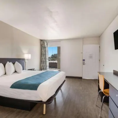 Motel 6 Tucson, AZ- Downtown Hotels near The University of Arizona
