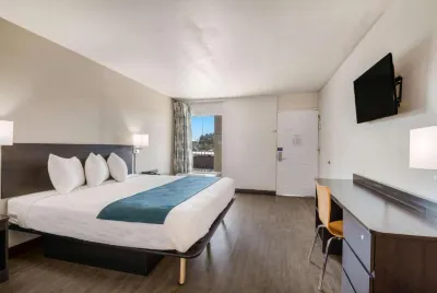 Motel 6 Tucson, AZ- Downtown โรงแรมใกล้พิพิธภัณฑ์รัฐอริโซนา