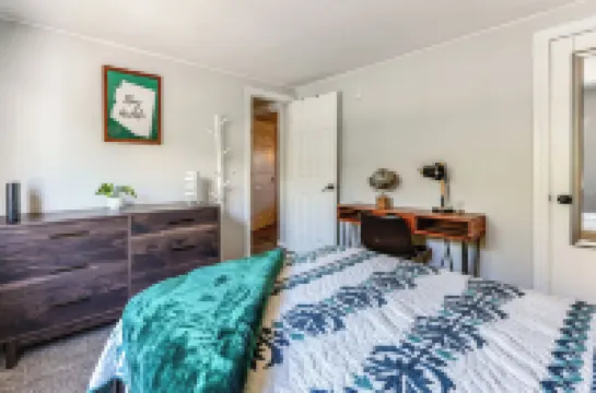 更新逃生房，帶遊戲房，距離河邊1個街區！ 布爾黑特市住宿飯店