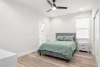 New Build in Old West 3 Bed, 2 Bath Family Rental - Villas