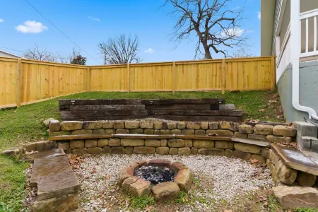 Branson Downtown Beauty - 4 Bdr Home Sleeps 15