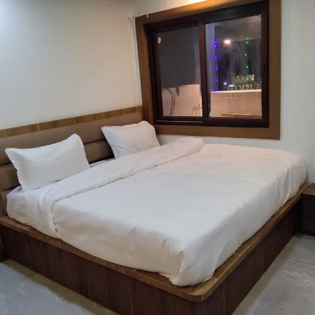 Hotel 7R Residency