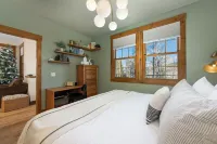 Remodeled Granby Ranch Condo - 20 Miles to Rmnp w/ Hot Tub & Firepit
