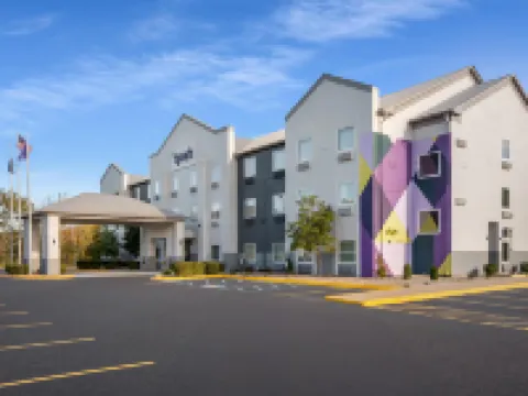 Spark by Hilton La Grange Hotels in Oldham County