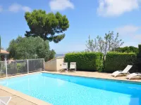 Villa near Les Etangs de Bages Lake - Pools
