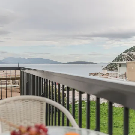 Noma Suites Tolo