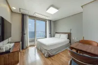 Mud Beach Hotel
