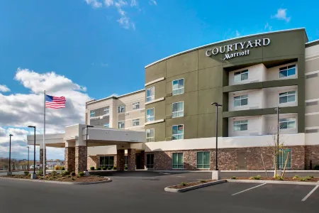 Courtyard Schenectady at Mohawk Harbor