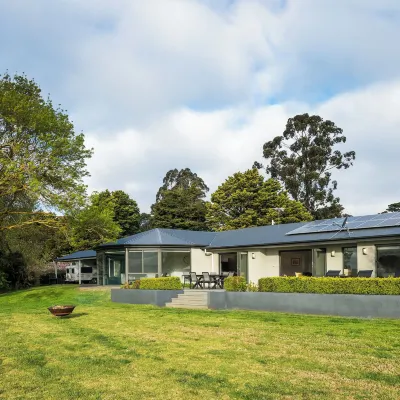 Hahndorf Farm Barn Hotels near Beerenberg Farm