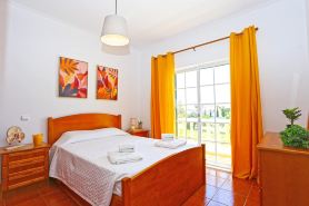 U 05 - Bedroom 5 in Casa Quinta Estação