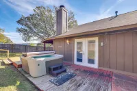 Private Pool & Hot Tub: Dog-friendly Live Oak Home - Wifi