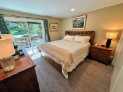 RB8 Luxury Bretton Woods Ski-in