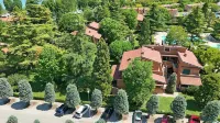 Holiday Punta Gro in Sirmione - Condos