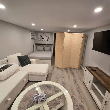 Cozy East Hill 2026!
